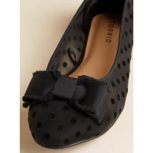 NWT Torrid 11.5 WW Polka Dot Mesh Flat with Bow Black 11.5W 11.5WW Flats Slip On
